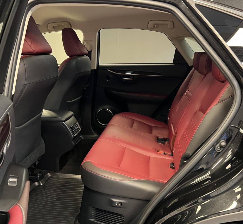 Lexus NX 300h SUV 2,5 l 145 kw