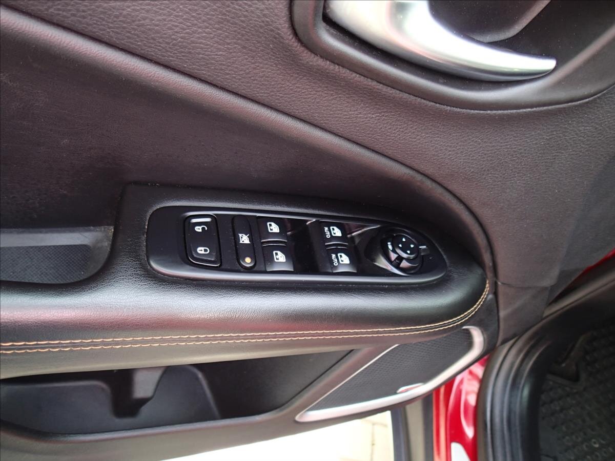 Jeep Compass SUV / Terénní 2,0 l 103 kw