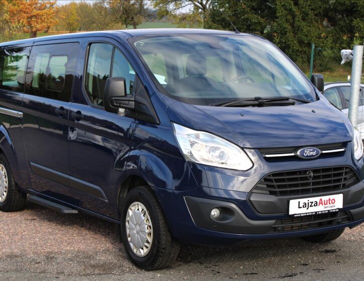 Ford Tourneo Custom 1