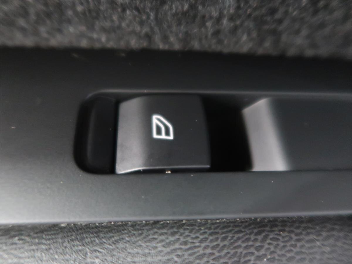 Volvo XC40 Kombi 2,0 l 145 kw