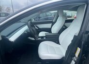 Tesla Model 3 Sedan / Limuzína 0,0 239 kw