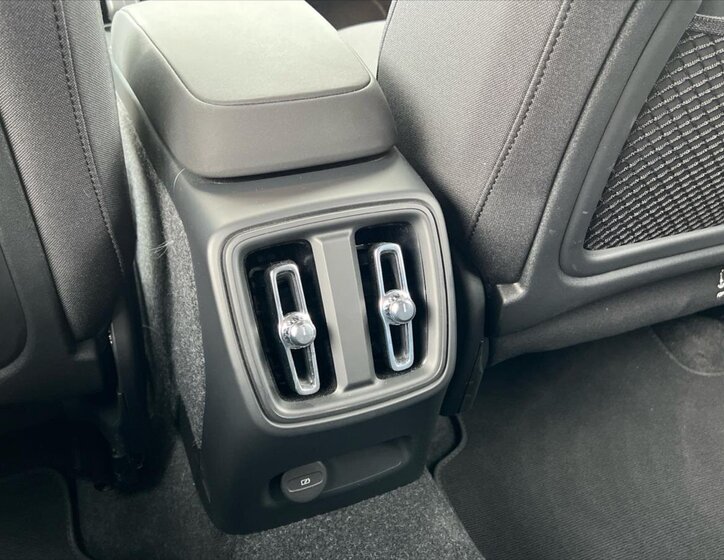 Volvo EX40 Kombi 0,0 175 kw