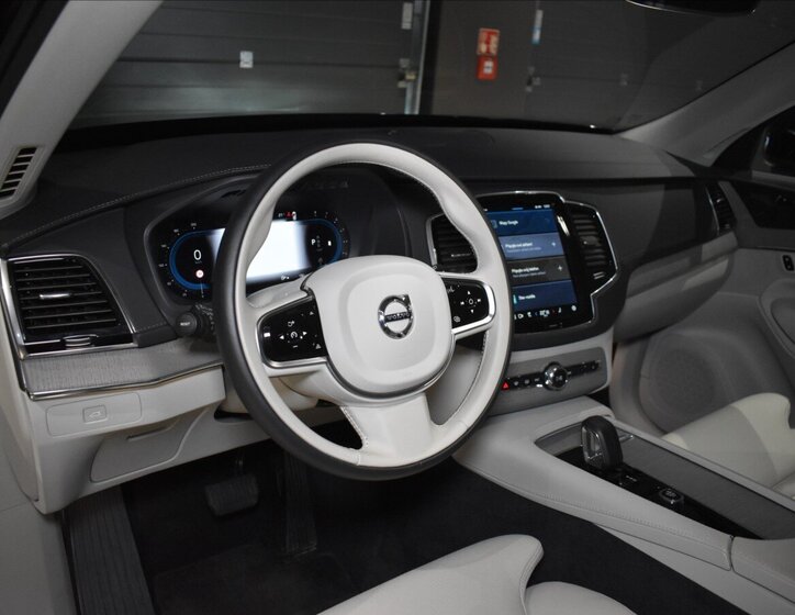 Volvo XC90 SUV / Terénní 2,0 l 184 kw