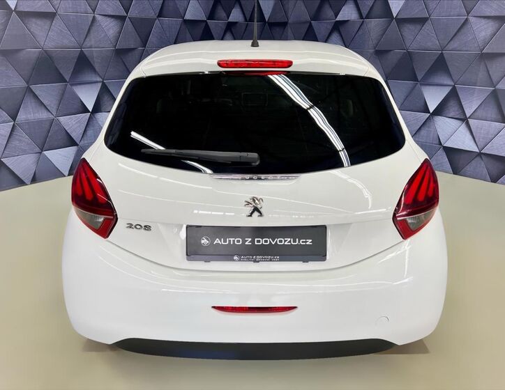 Peugeot 208 6