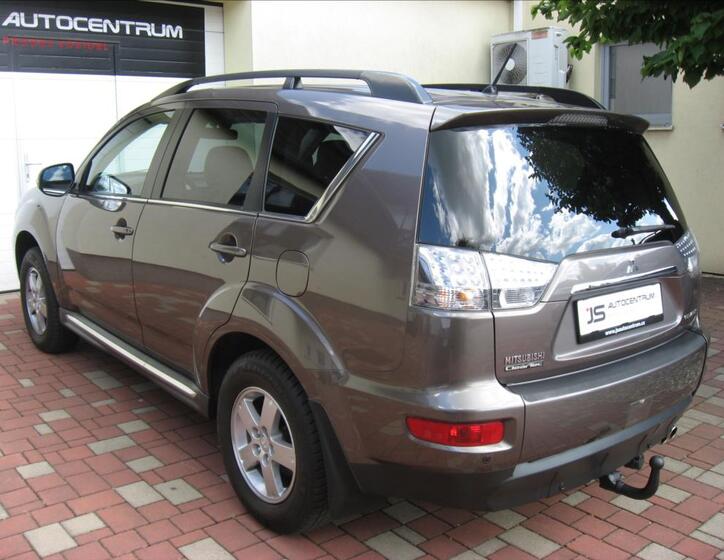 Mitsubishi Outlander 10
