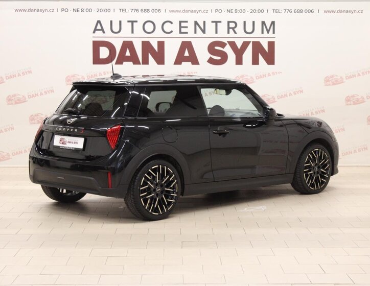 Mini Cooper Hatchback 2,0 l 150 kw