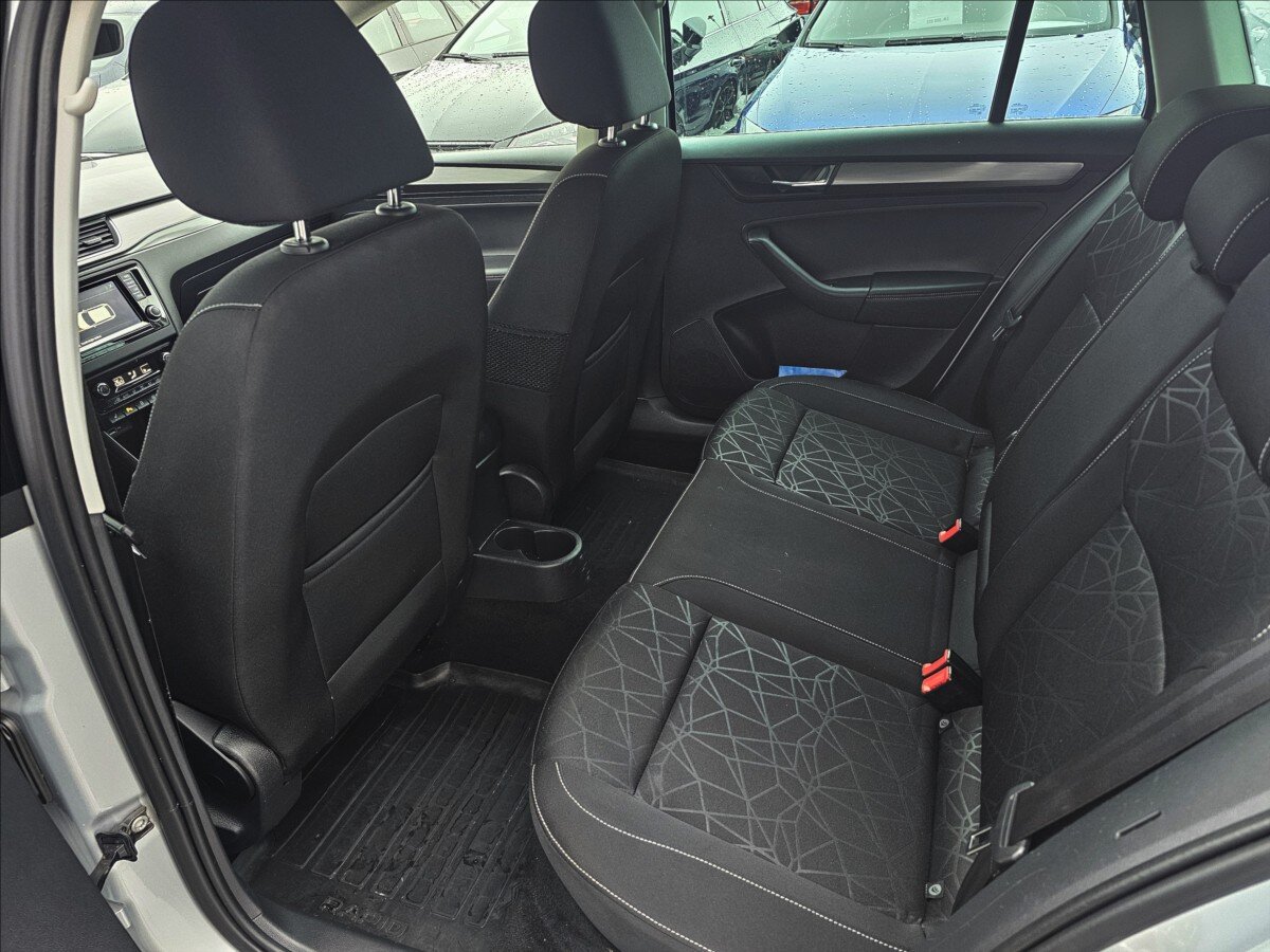 Škoda Rapid Hatchback 999,0 70 kw