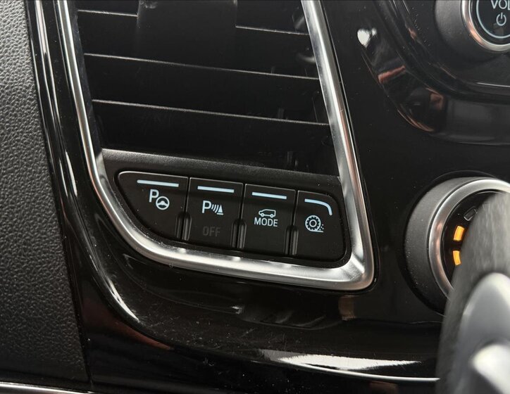 Ford Tourneo Custom MPV 2,0 l 136 kw