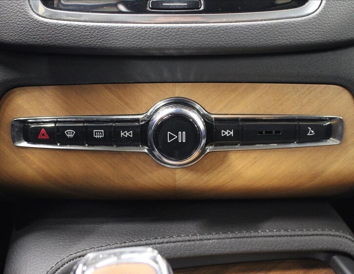 Volvo XC90 SUV 2,0 l 173 kw