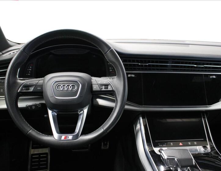 Audi Q7 28