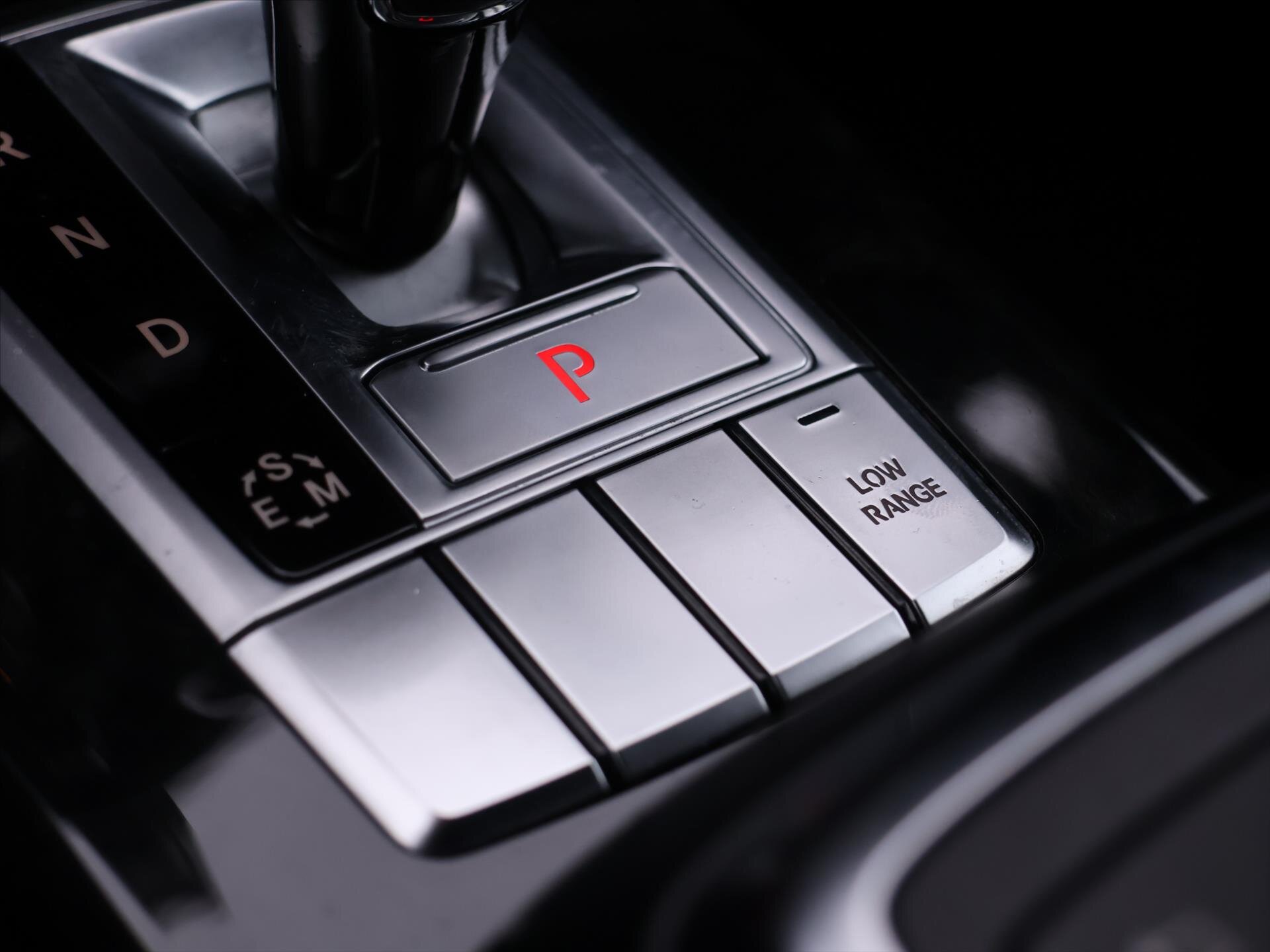 Mercedes-Benz Třídy G SUV 3,0 l 155 kw