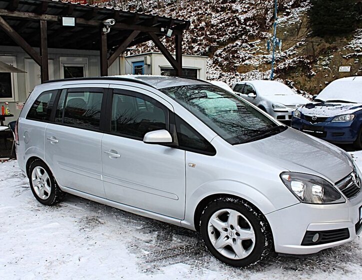 Opel Zafira 4