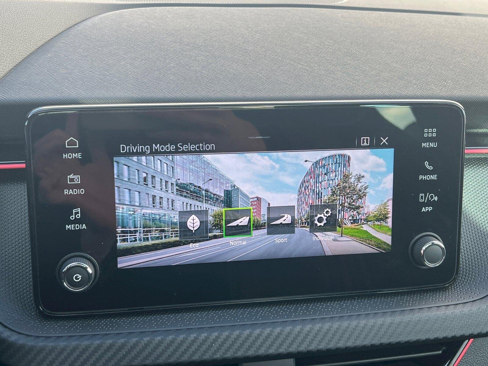 Škoda Scala Hatchback 1,0 l 85 kw