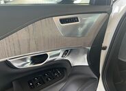 Volvo XC90 11