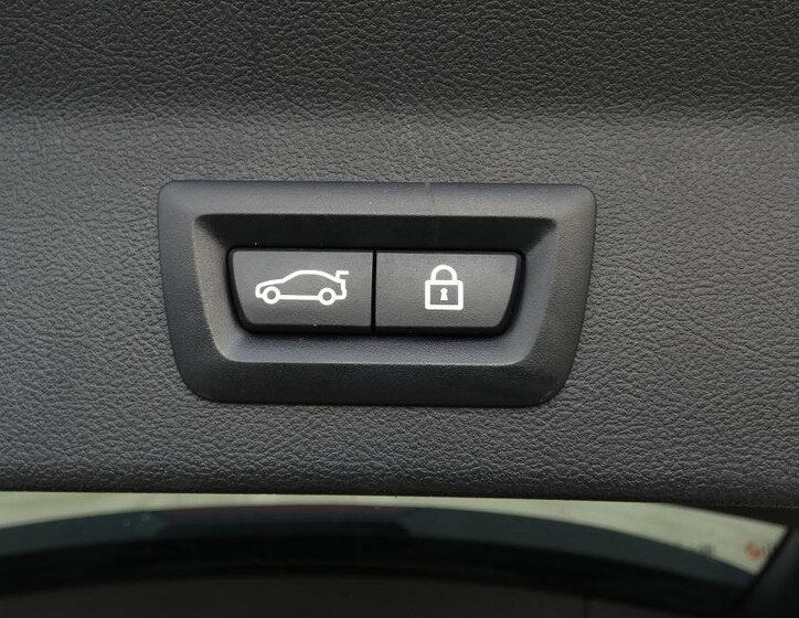 BMW X3 SUV / Terénní 2,0 l 140 kw