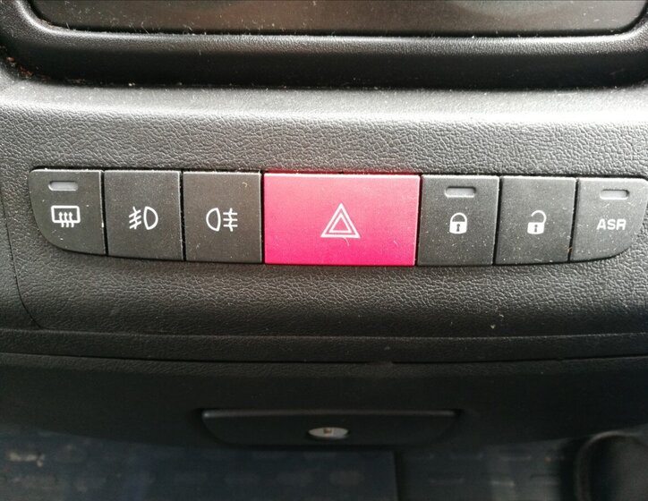 Peugeot Boxer Valník 2,2 l 110 kw