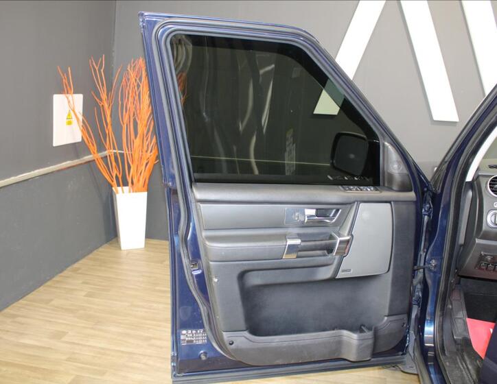 Land Rover Discovery 13