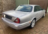 Jaguar XJ8 27