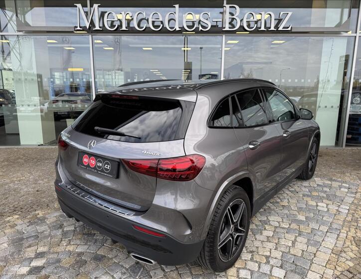 Mercedes-Benz GLA 22