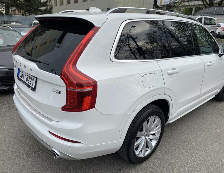 Volvo XC90 SUV / Terénní 2,0 l 173 kw