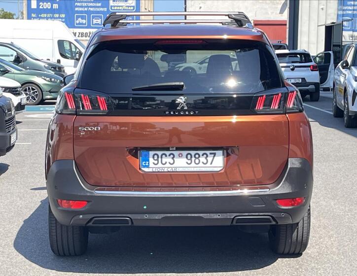 Peugeot 5008 6