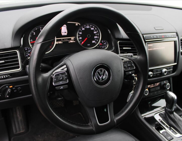 Volkswagen Touareg SUV / Terénní 3,0 l 193 kw