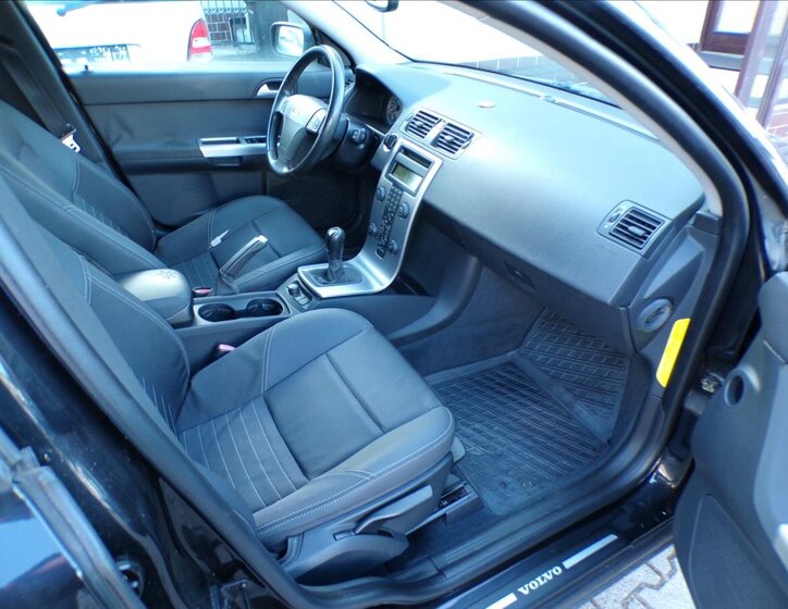 Volvo V50 Kombi 2,4 l 103 kw