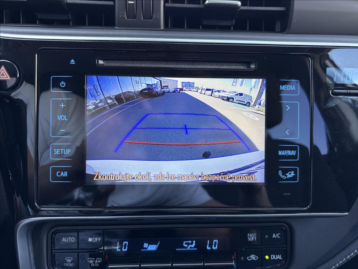 Toyota Corolla Sedan / Limuzína 1,6 l 97 kw