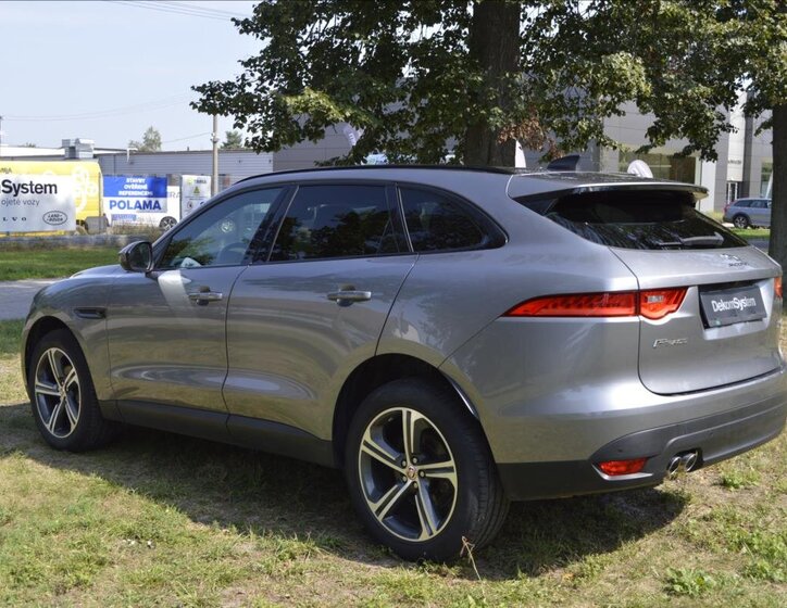 Jaguar F-Pace SUV / Terénní 2,0 l 132 kw