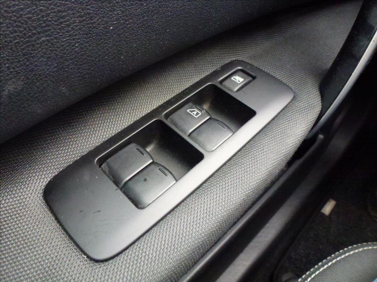 Nissan Qashqai SUV / Terénní 2,0 l 104 kw