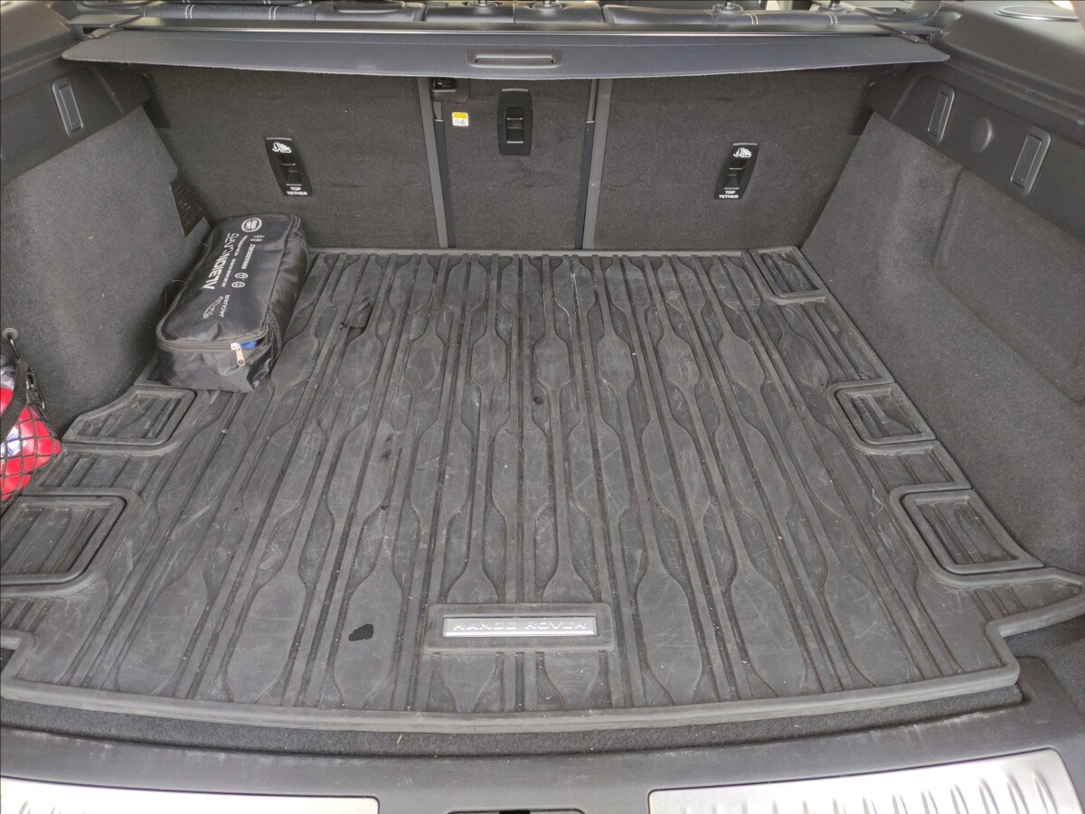 Land Rover Range Rover Velar SUV / Terénní 3,0 l 221 kw