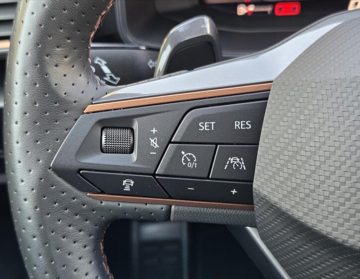 Cupra Formentor SUV / Terénní 2,0 l 180 kw