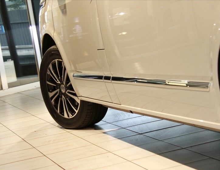 Volkswagen Multivan 23