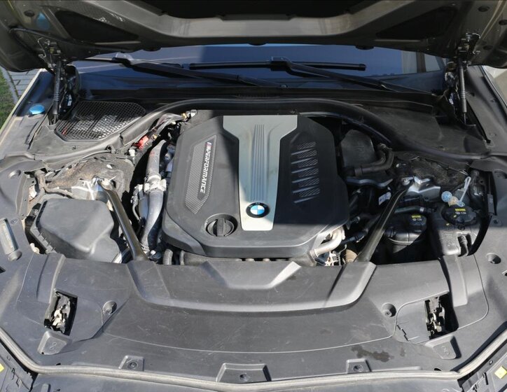 BMW Řada 7 Sedan / Limuzína 3,0 l 294 kw