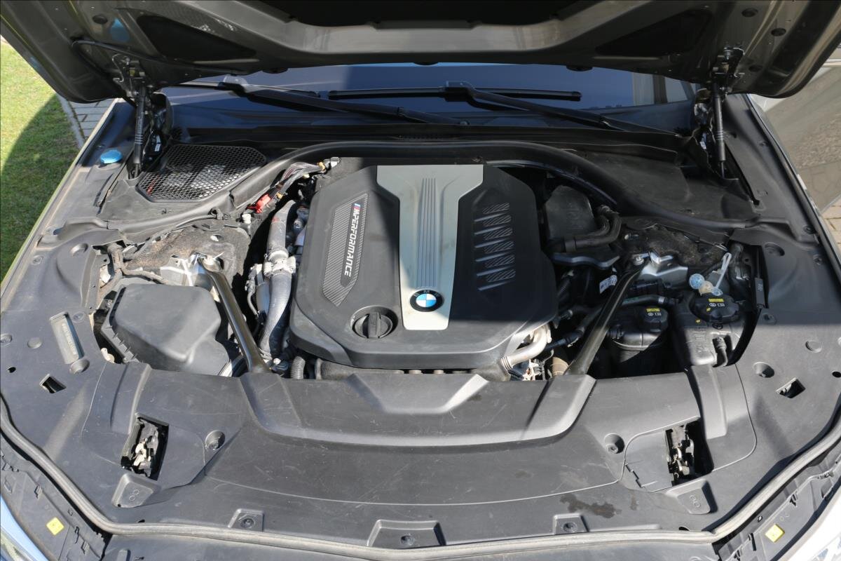 BMW Řada 7 Sedan / Limuzína 3,0 l 294 kw