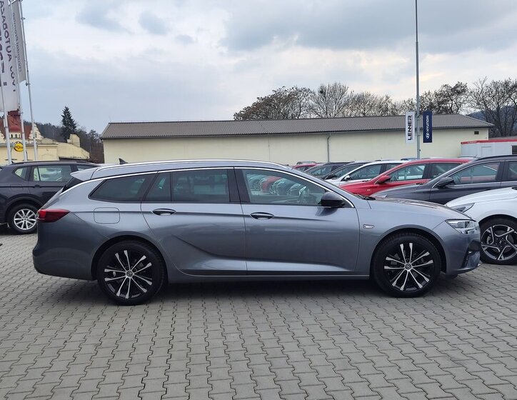 Opel Insignia Kombi 2,0 l 128 kw