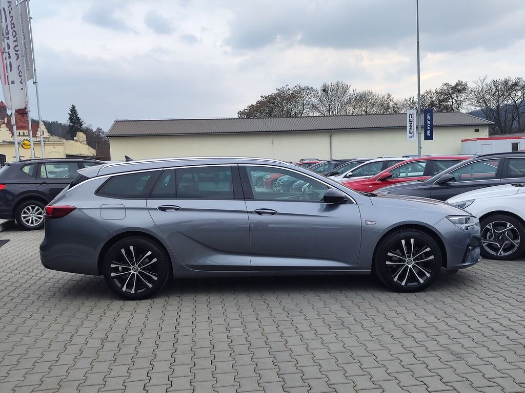 Opel Insignia Kombi 2,0 l 128 kw