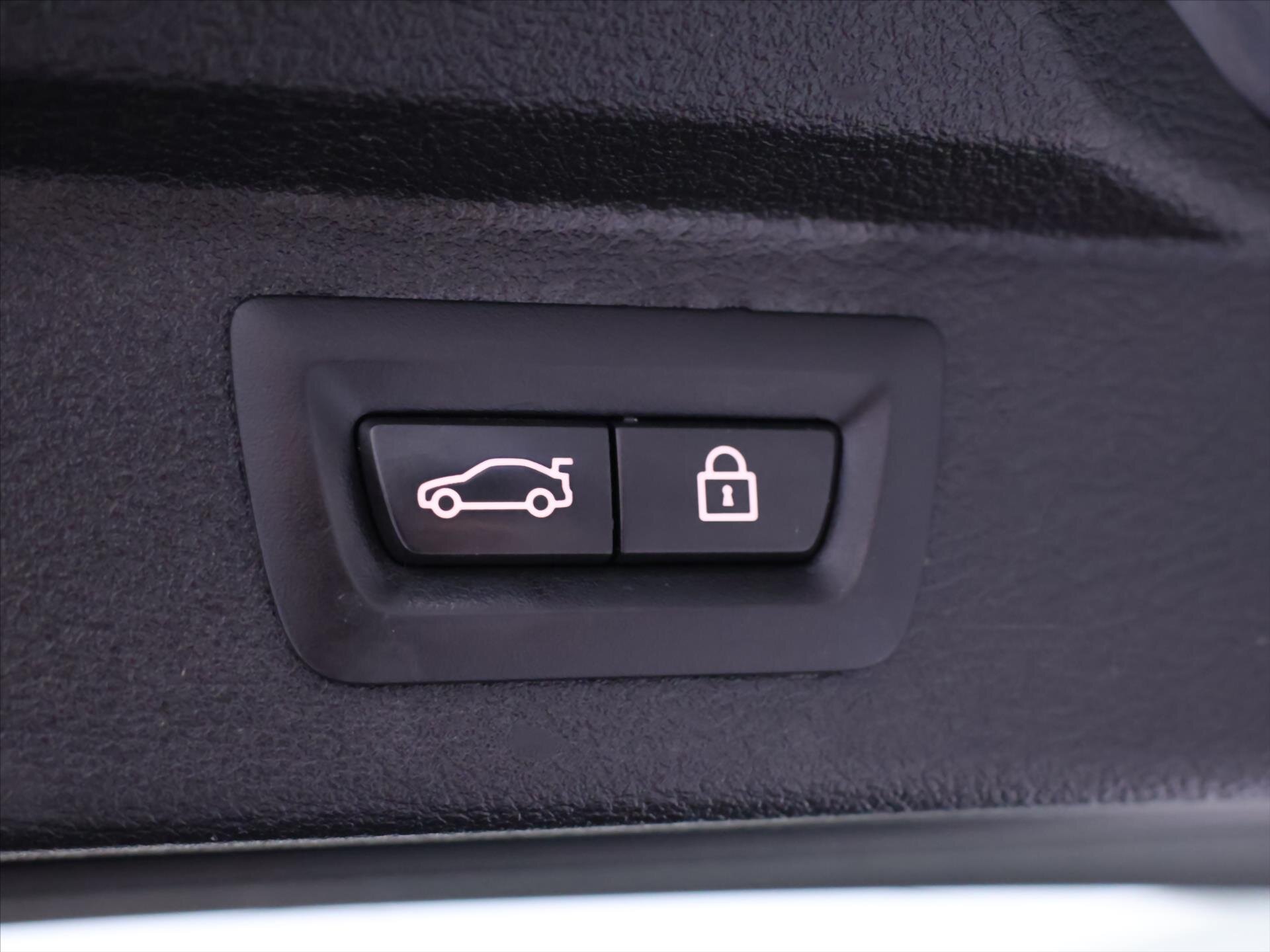 BMW X5 SUV / Terénní 3,0 l 230 kw