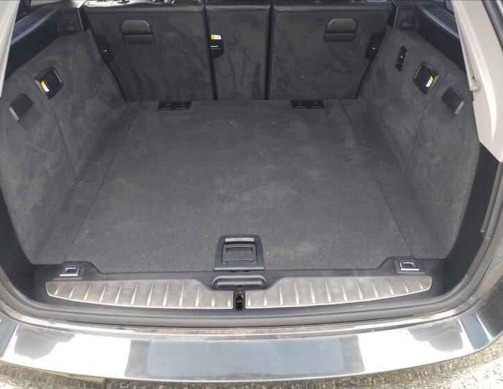 BMW Řada 5 Kombi 3,0 l 190 kw