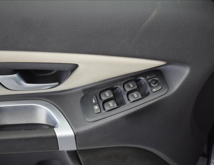 Volvo XC90 SUV / Terénní 2,4 l 136 kw