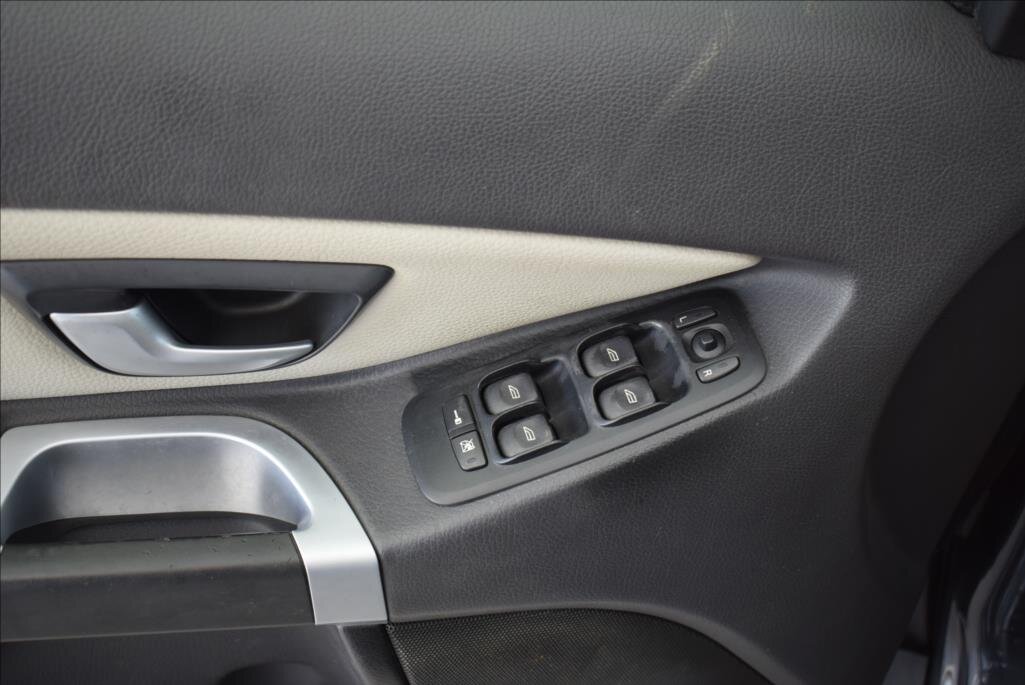 Volvo XC90 SUV / Terénní 2,4 l 136 kw