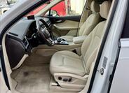 Audi Q7 11