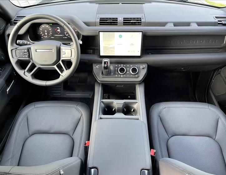 Land Rover Defender 16