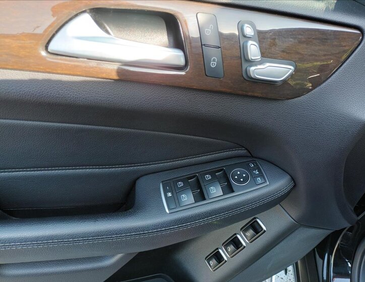 Mercedes-Benz GLS SUV / Terénní 3,0 l 190 kw