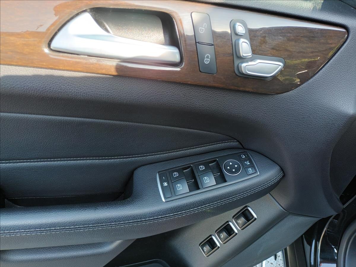 Mercedes-Benz GLS SUV / Terénní 3,0 l 190 kw