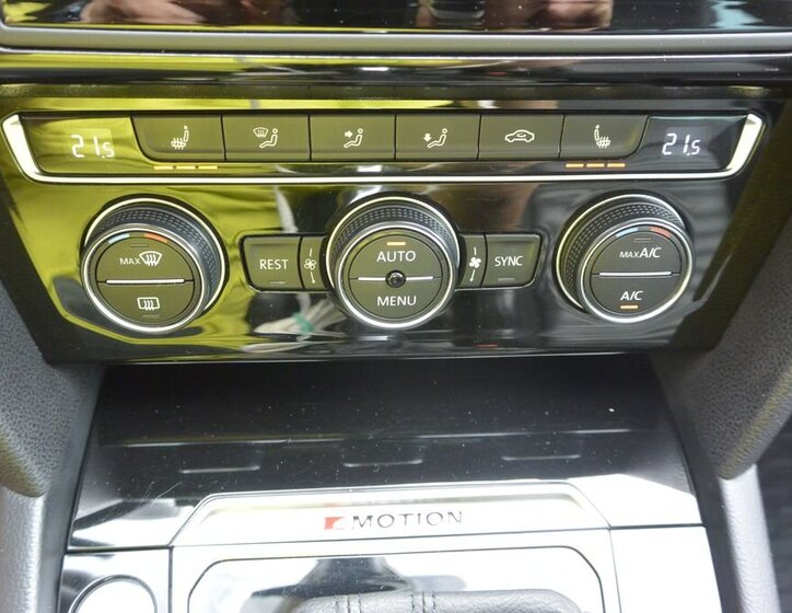 Volkswagen Passat 25