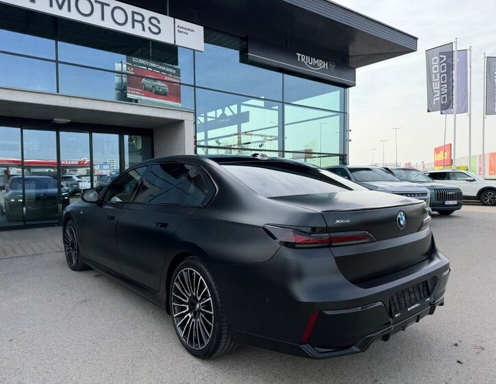 BMW Řada 7 Sedan / Limuzína 3,0 l 360 kw