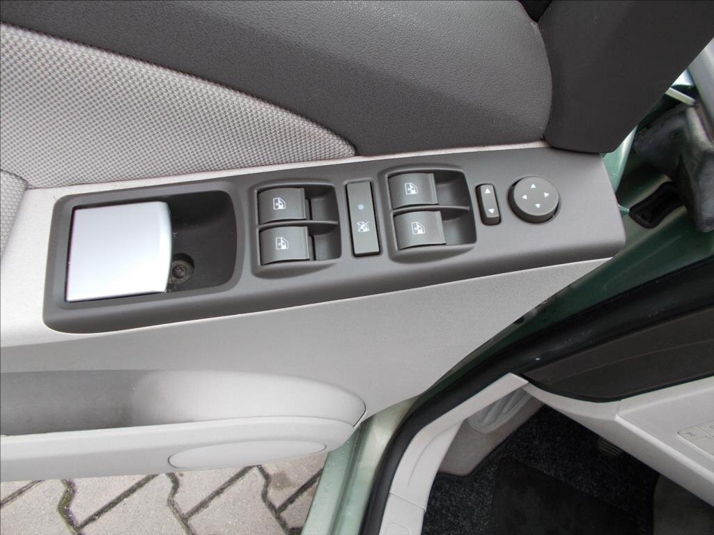 Fiat Idea Hatchback 1,9 l 74 kw