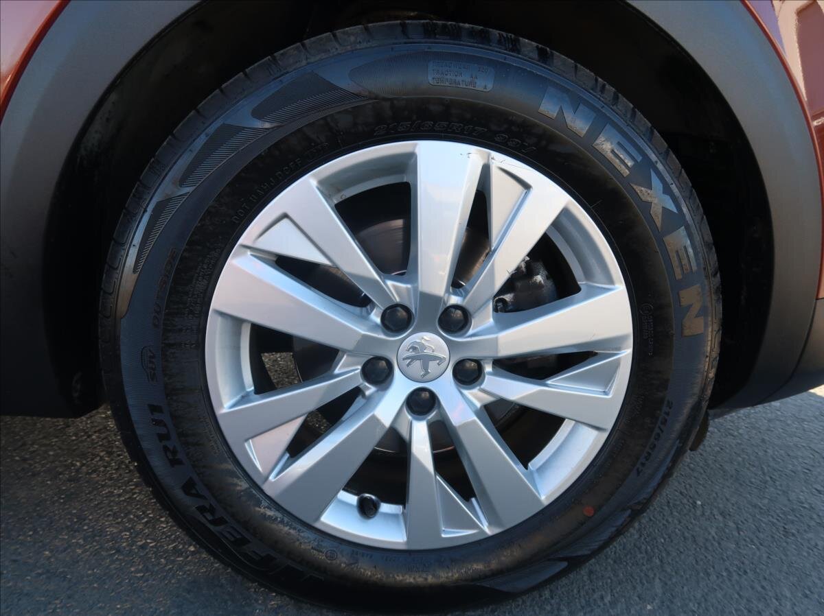 Peugeot 3008 SUV / Terénní 1,2 l 96 kw