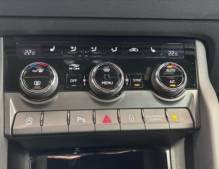 Škoda Karoq SUV / Terénní 1,5 l 110 kw